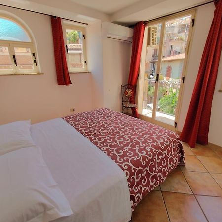 דירות טאורמינה Tao House מראה חיצוני תמונה
